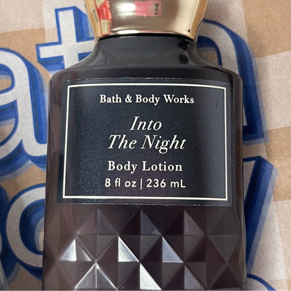 New Into the Night bath and body works single wick candle & body lotion set - Picture 3 of 7
